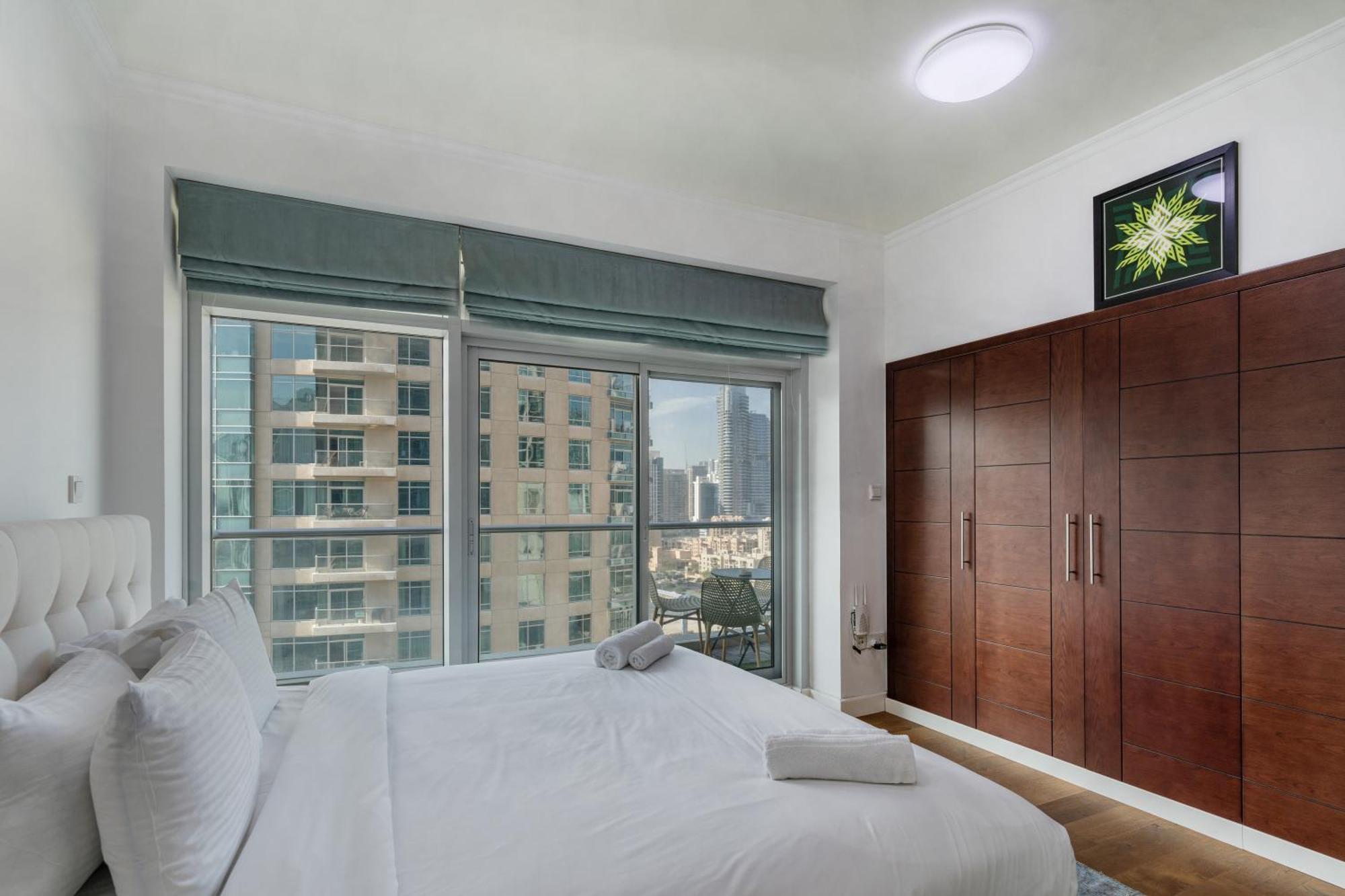 Chic 2Br Apartment, Prime Location Near Dubai Mall - Allsopp&Allsopp Экстерьер фото