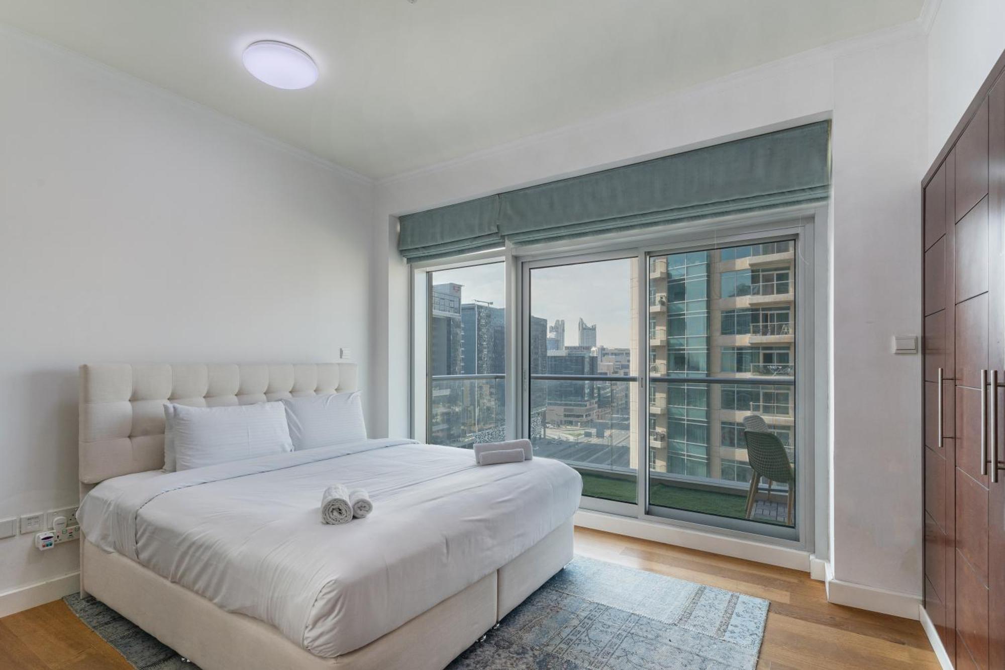 Chic 2Br Apartment, Prime Location Near Dubai Mall - Allsopp&Allsopp Экстерьер фото