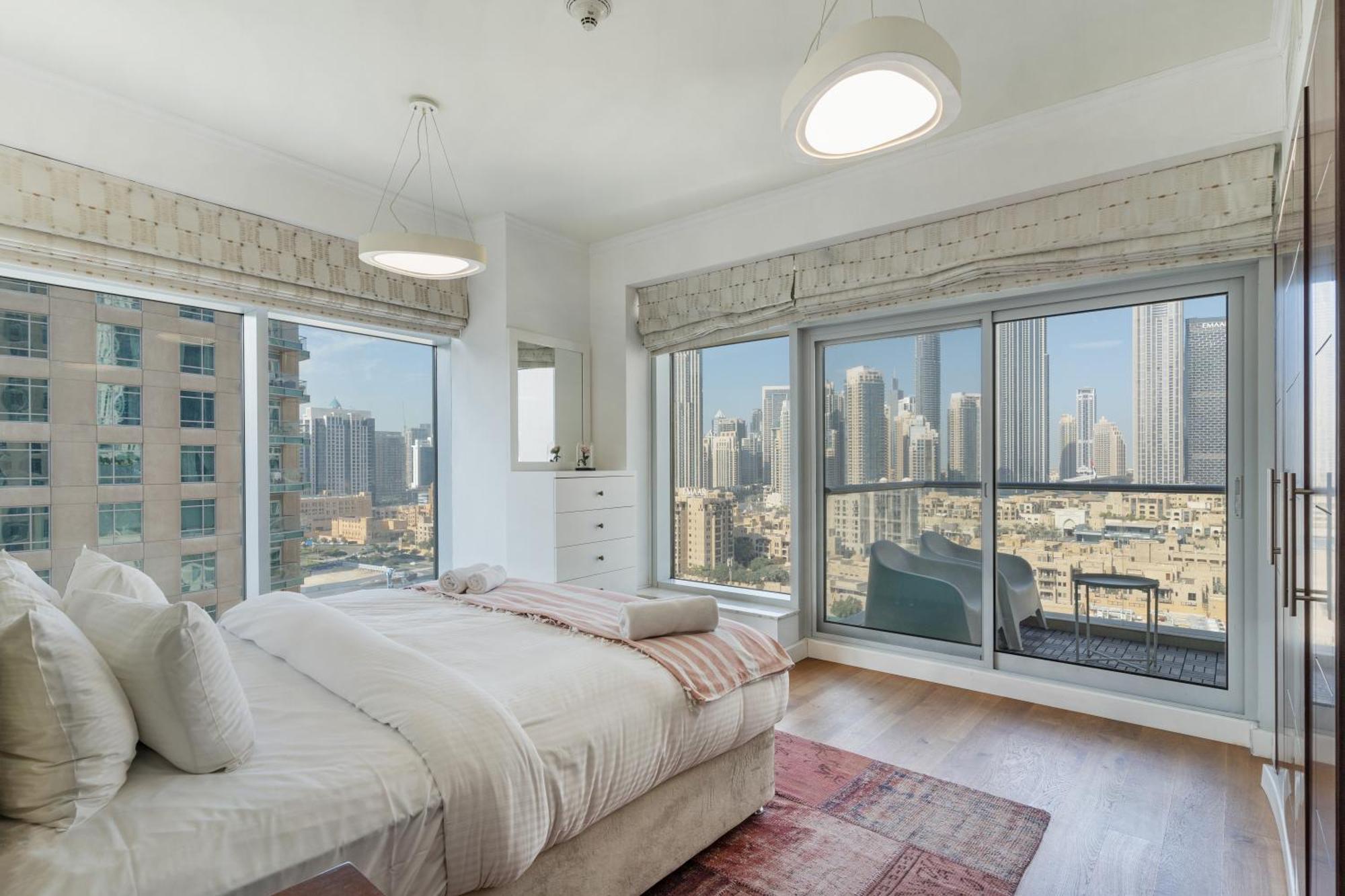 Chic 2Br Apartment, Prime Location Near Dubai Mall - Allsopp&Allsopp Экстерьер фото
