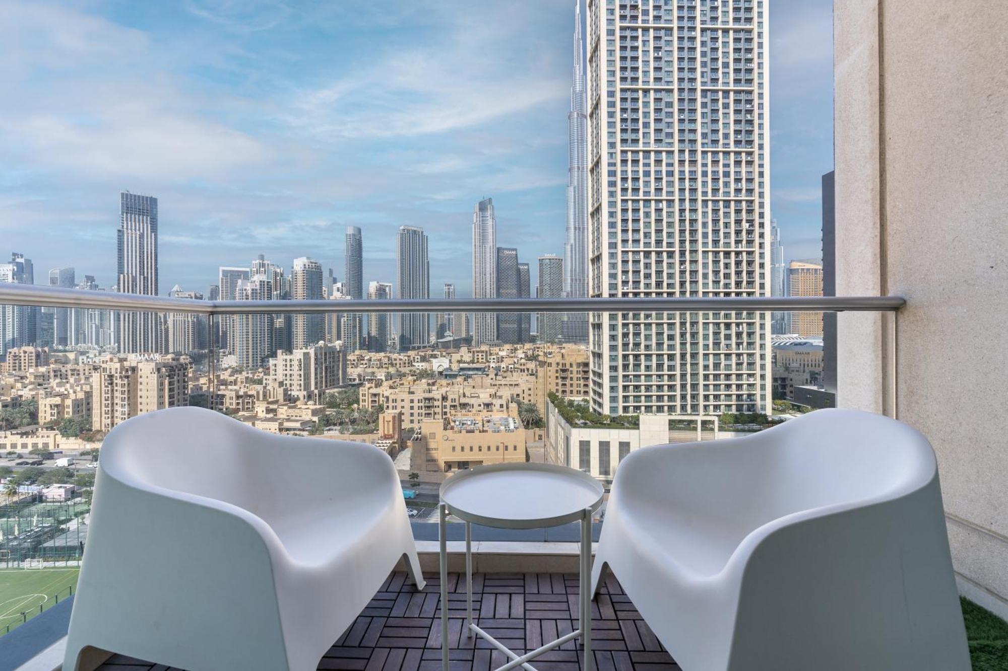 Chic 2Br Apartment, Prime Location Near Dubai Mall - Allsopp&Allsopp Экстерьер фото