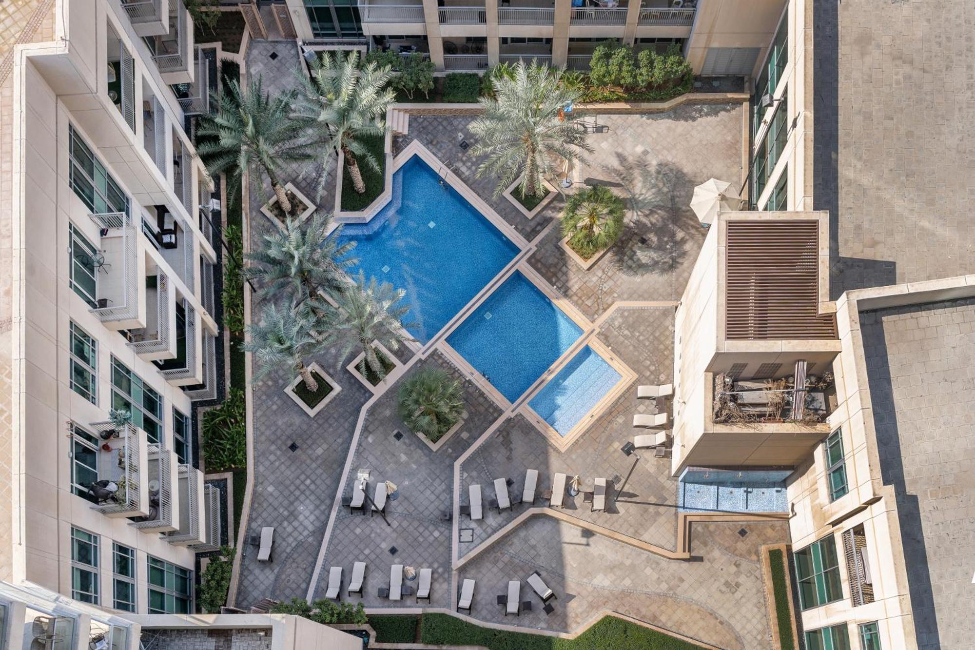 Chic 2Br Apartment, Prime Location Near Dubai Mall - Allsopp&Allsopp Экстерьер фото